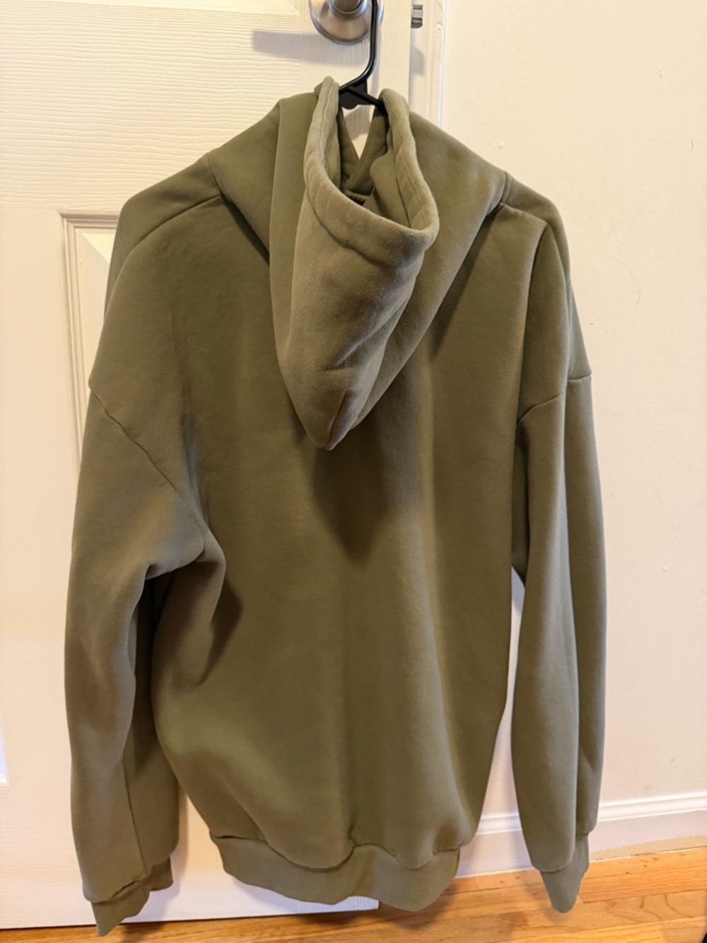 Comfrt Olive Green Embroidered Signature Hoodie - XL - Picture 2 of 6